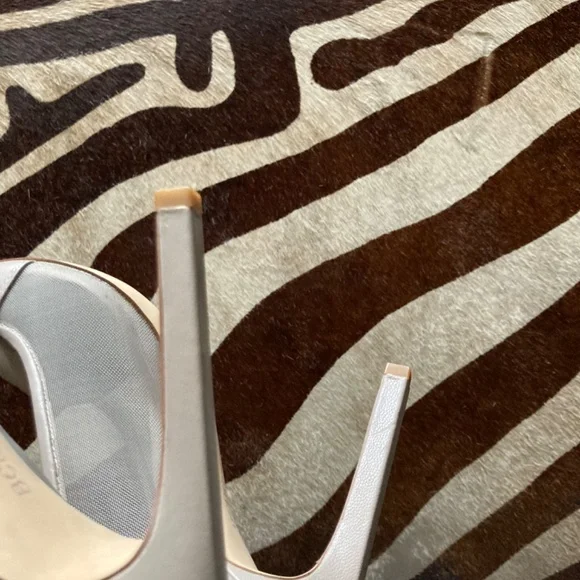 New  BCBG Mary Jane mesh heel sandles - Picture 4 of 7